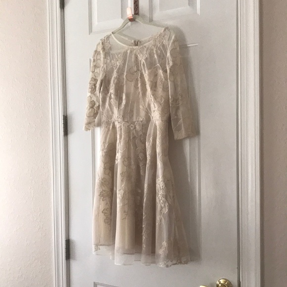 Beautiful party dress - Picture 1 of 4